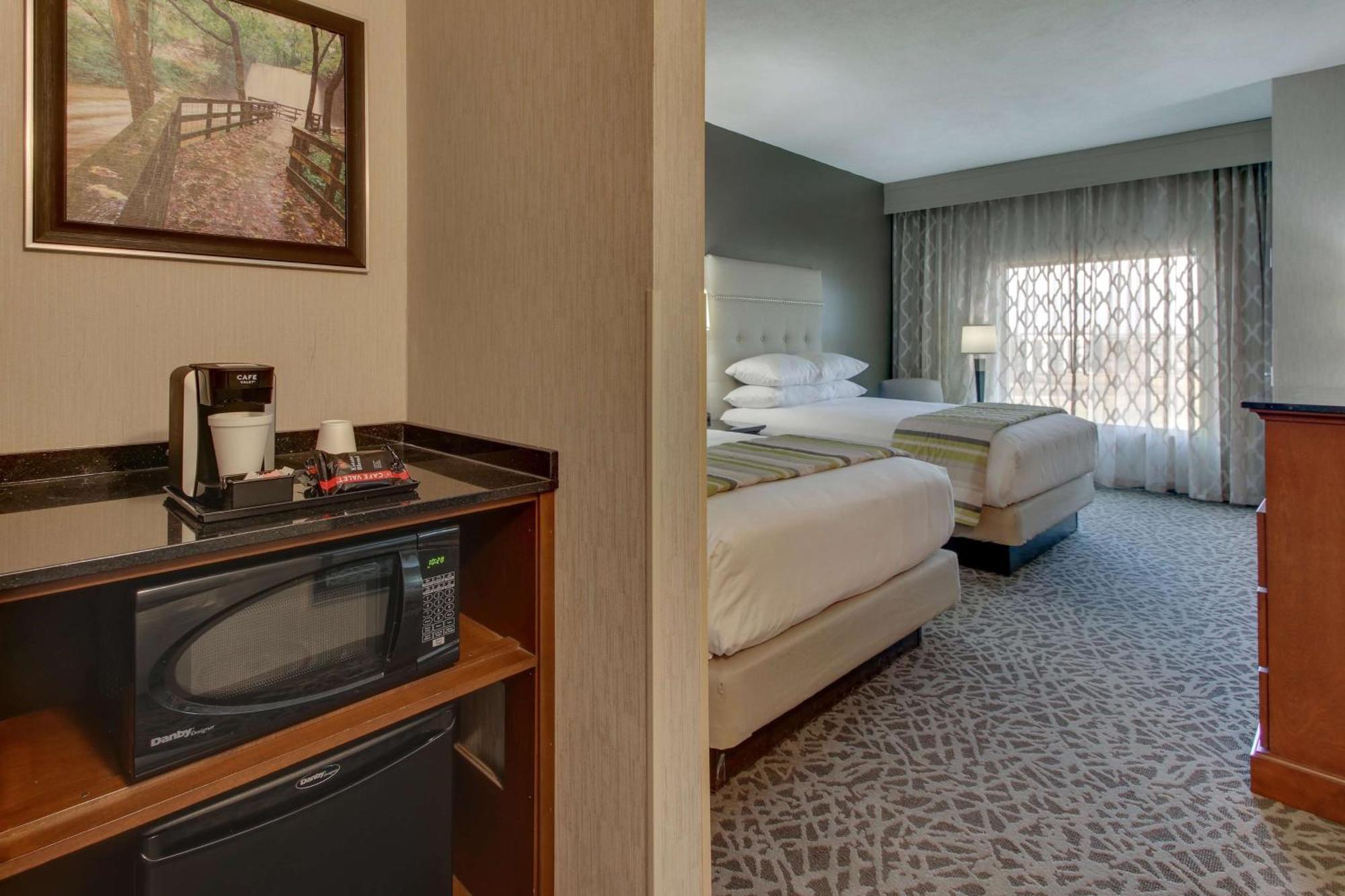 Drury Inn & Suites Cleveland Beachwood Dış mekan fotoğraf