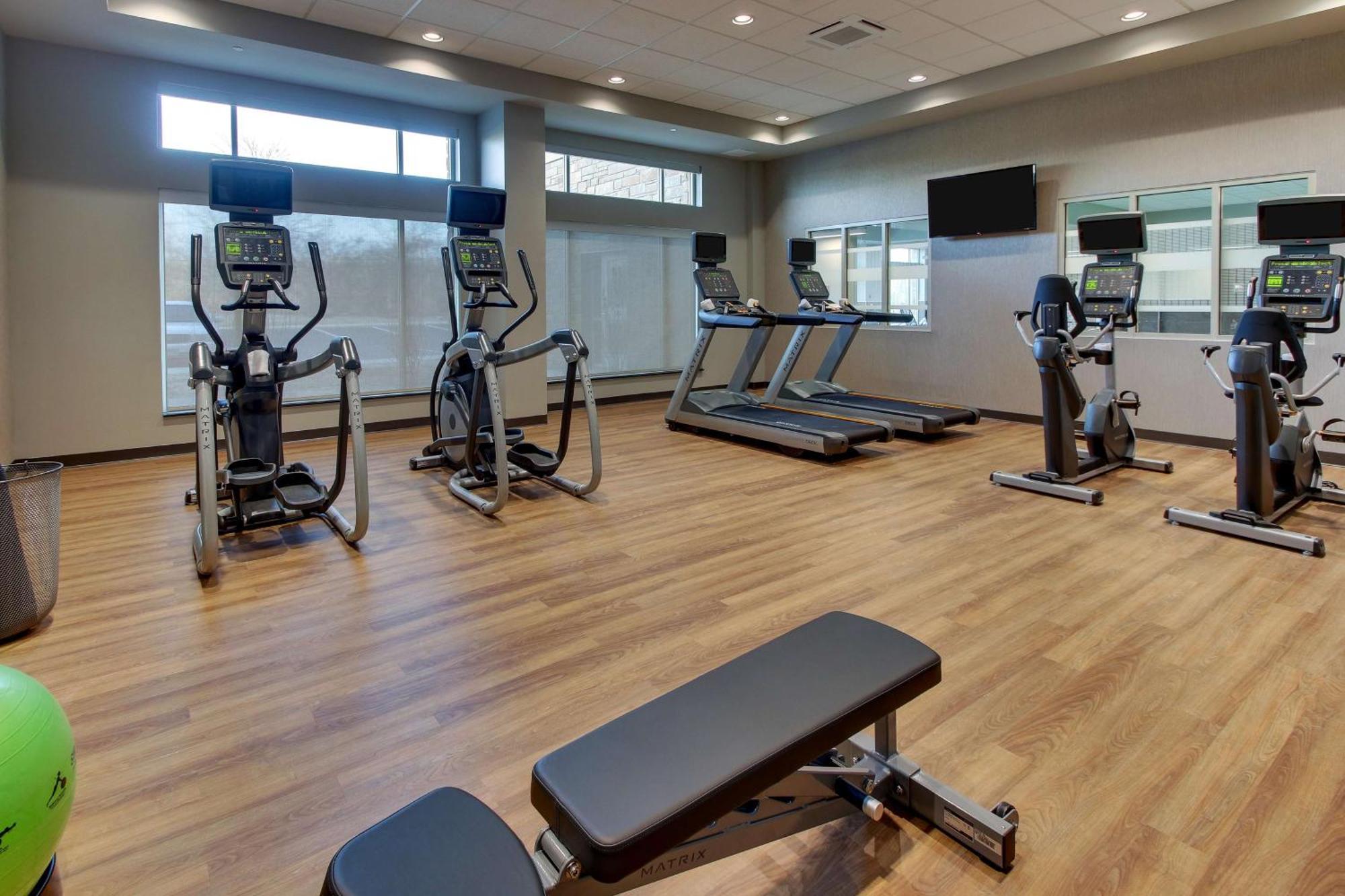 Drury Inn & Suites Cleveland Beachwood Dış mekan fotoğraf