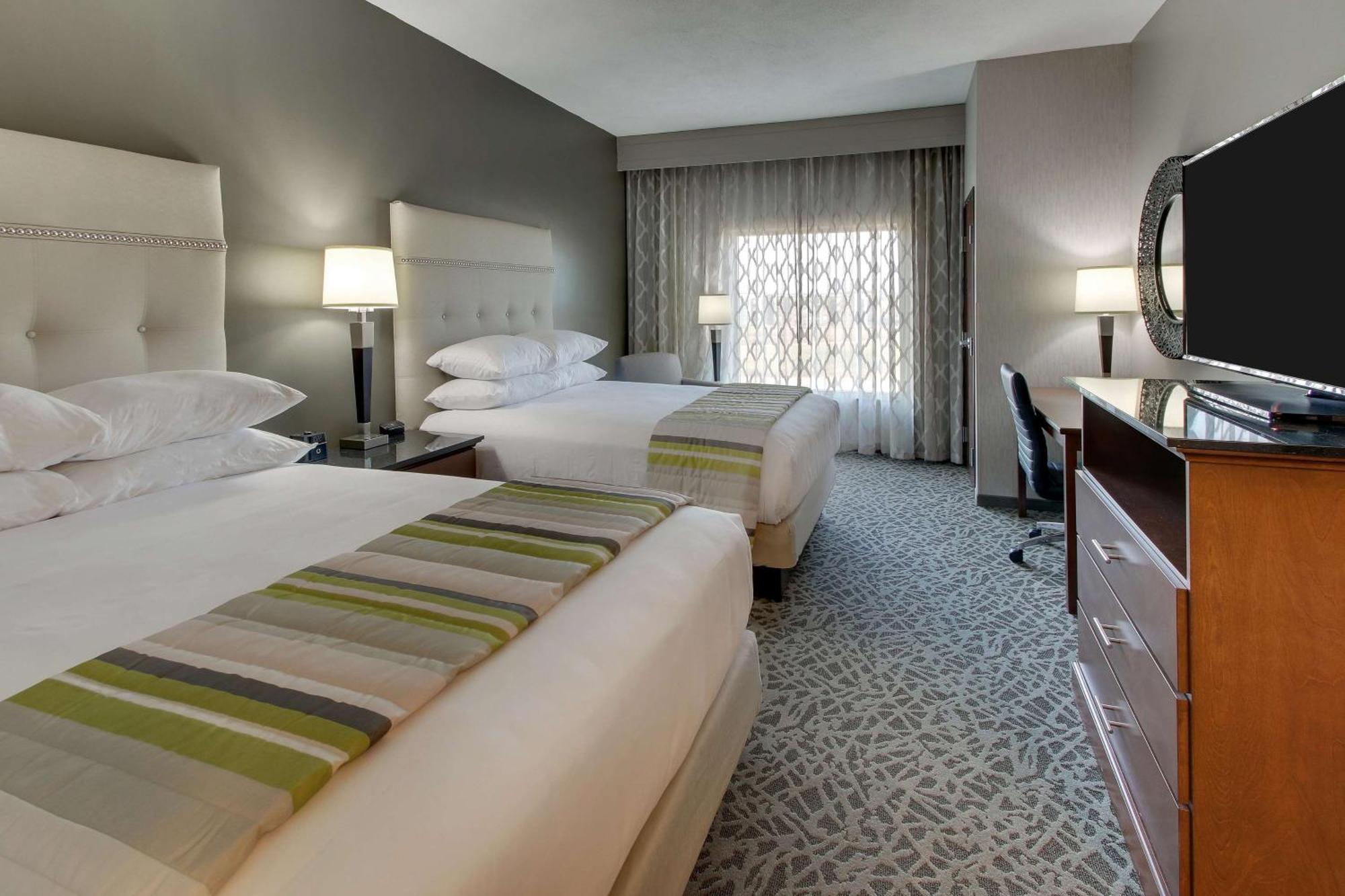 Drury Inn & Suites Cleveland Beachwood Dış mekan fotoğraf
